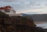 Замечательный дом на утесе в Португалии